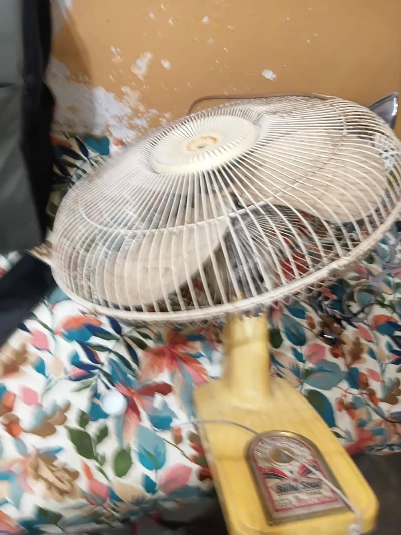bracket fan 1