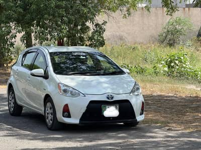 TOYOTA AQUA FULL OPTION 12 MODEL 15 REG