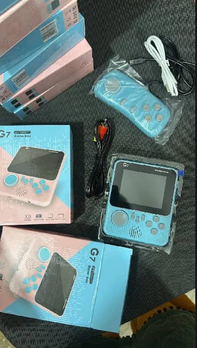 G7 3.5inch retro handheld gaming console.