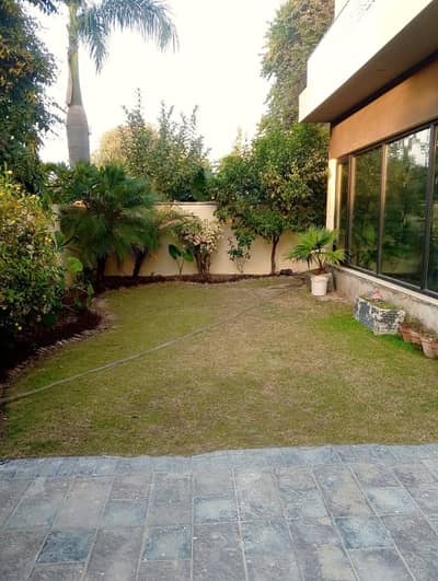 One kanal slightly used fully renovated house for sale in the hot location of Sui Gas Society