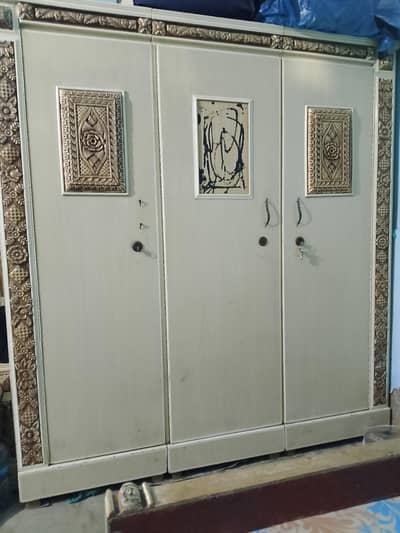 king bed with 2 side table without metres 3door almirah+divider+singh