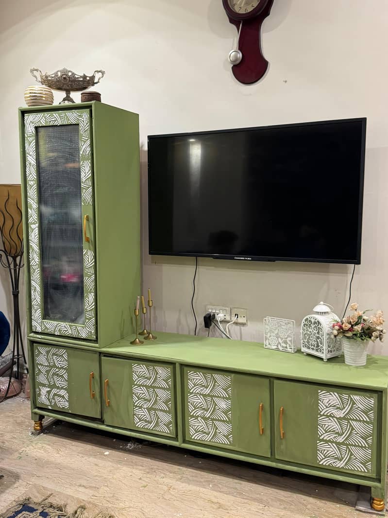 Tv console 0