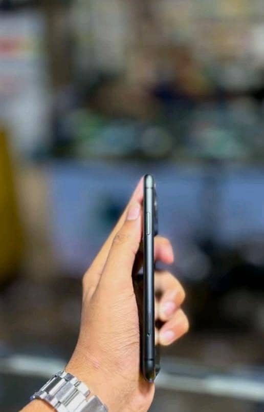 iPhone 11 2