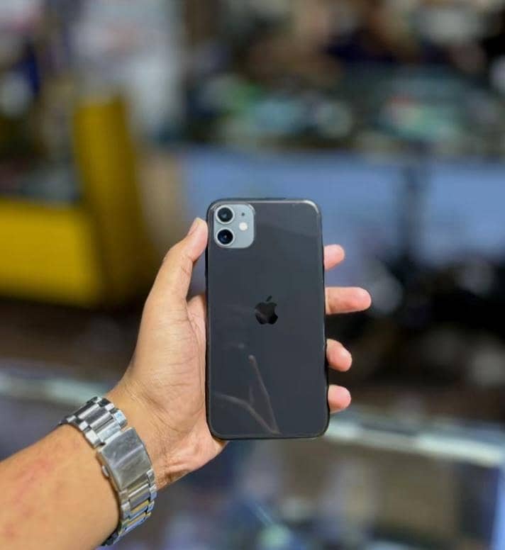 iPhone 11 4