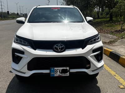Toyota Fortuner grs