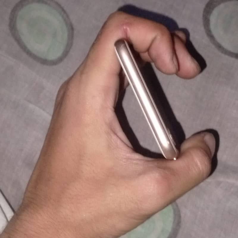 iPhone 8 3