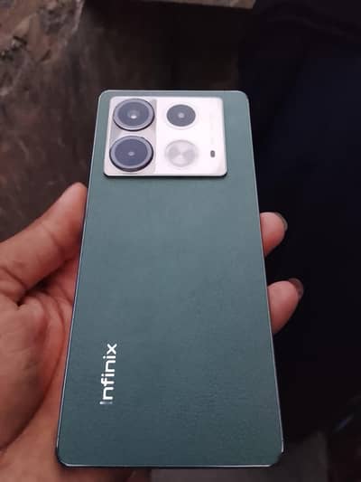 Infinix note 40 16gb rem 256 gb memory