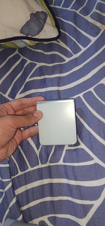 FLIP 5 FOR SALE ALL OK CONDITION