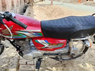 Honda 125 model 2023 Very Good condition Home Use