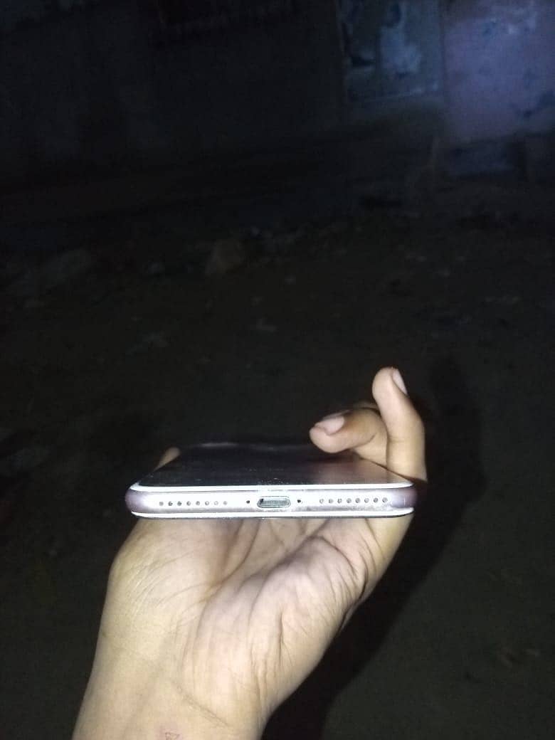 Apple iPhone 7 Plus 3