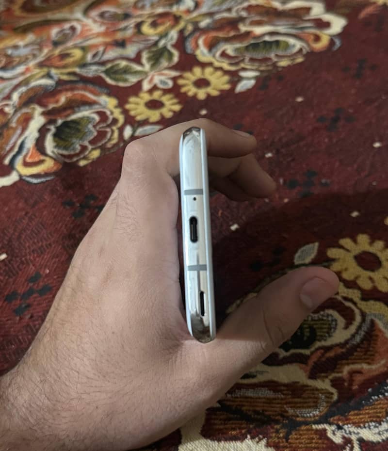 Sharp Aquos R2 2
