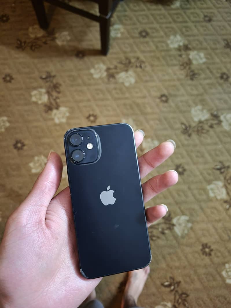 iPhone 12 mini 4