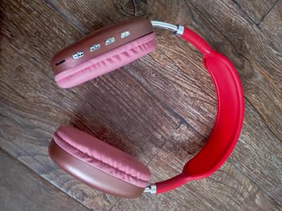 P9 Headphones new urgent sell