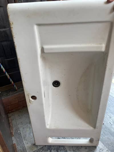 washroom over counter basin just like new no damage no bkoken