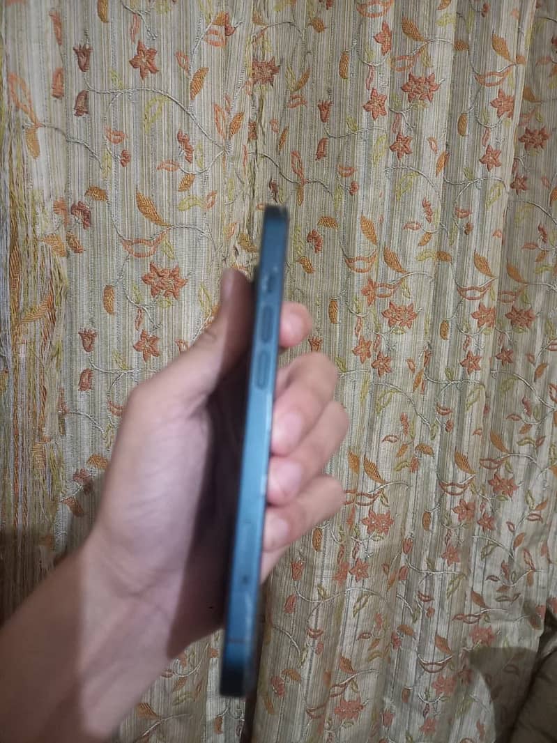 IPhone 13 0