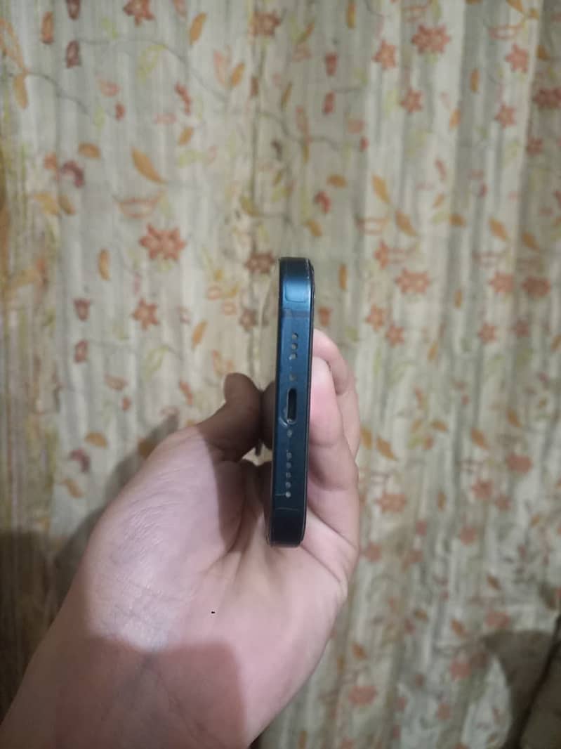 IPhone 13 2