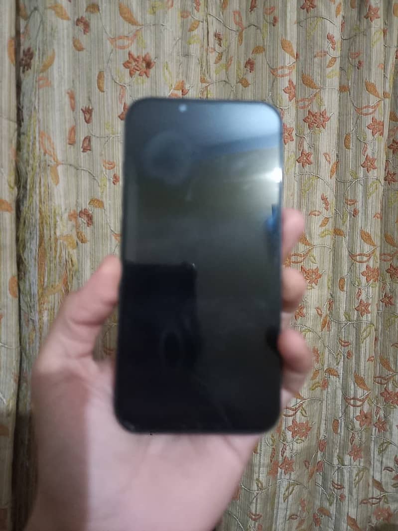 IPhone 13 3