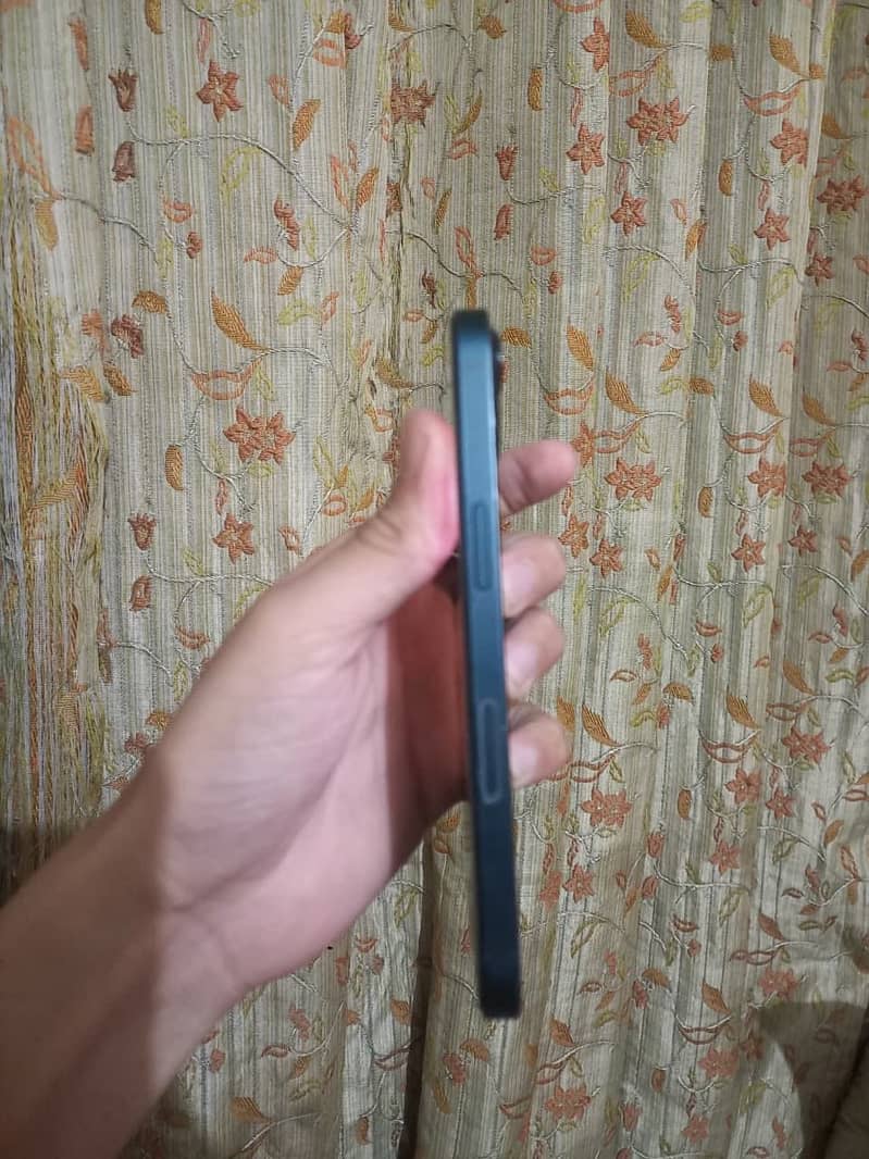 IPhone 13 5