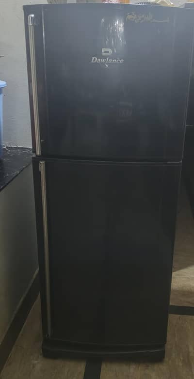 Dawlanc refrigerator good condition for sale