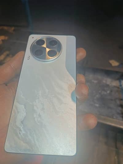 tecno camon 30 . . . . 12/256