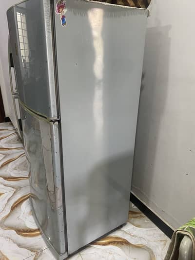 Dawlance fridge gray clour jumbo size