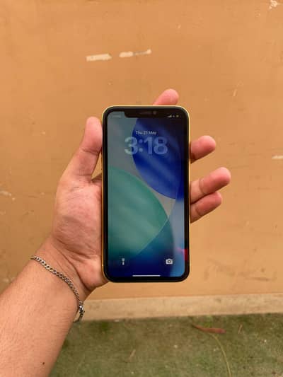 IPHONE 11 URGENT SALE 