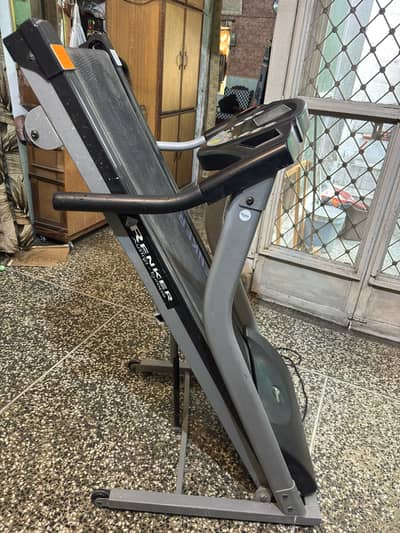 Heavy Duty Treadmill for Sale - Perfect Running Condition