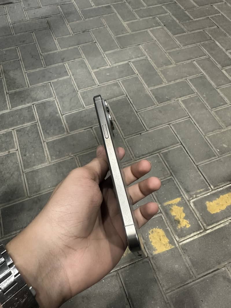 Iphone 15 pro max 3