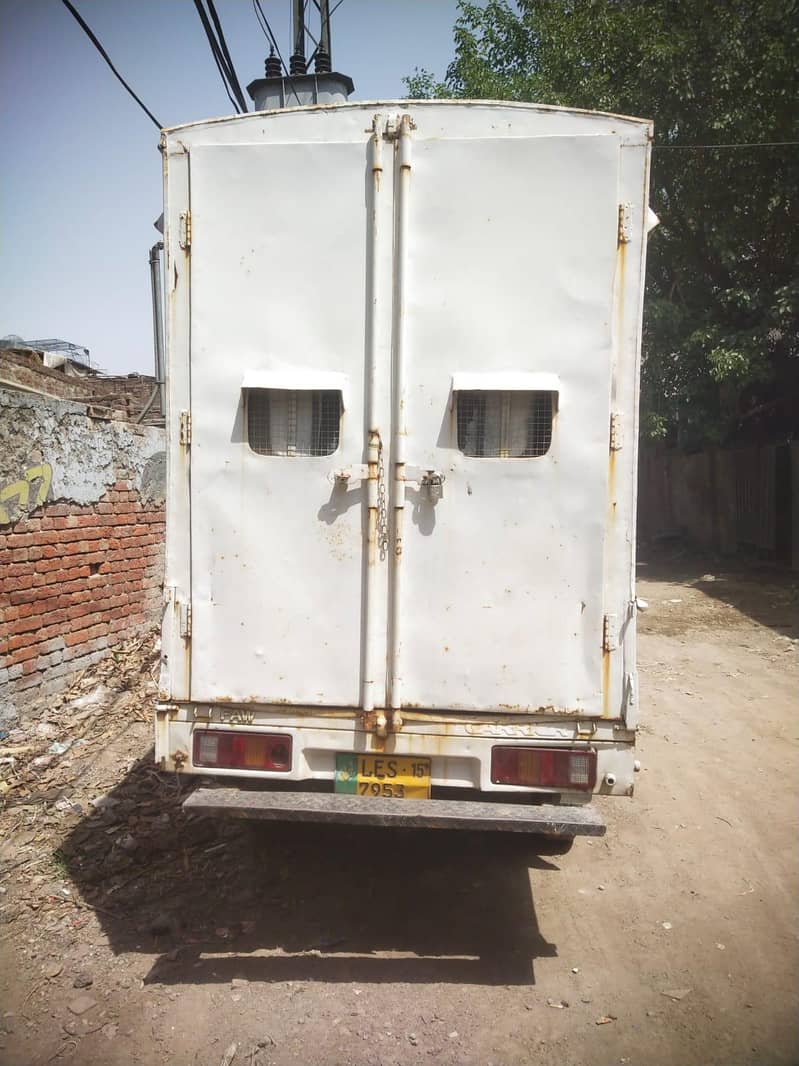 Faw loader van 4