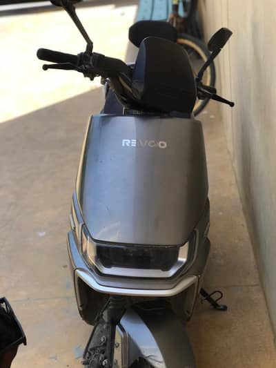 Electric scoty Revoo A12