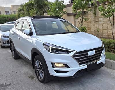 TUCSON AWD IMMACULATE CONDITION