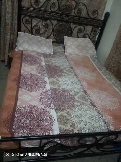 iron king size bed with mattress n wooden palai