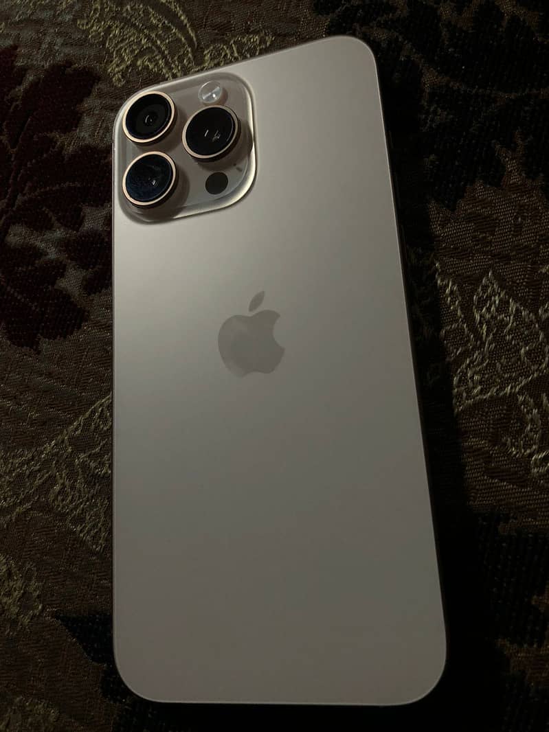 iPhone 16 pro max 1