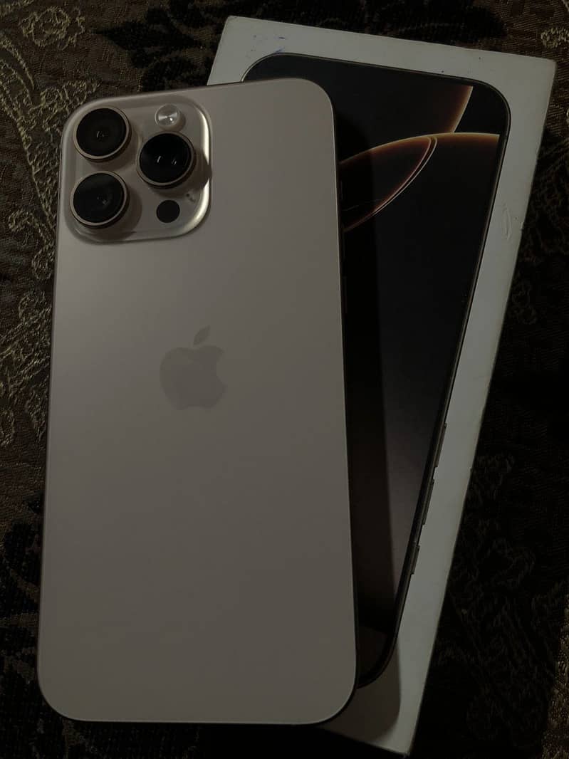 iPhone 16 pro max 3