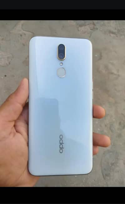 OPPO F11 (8/256) gb