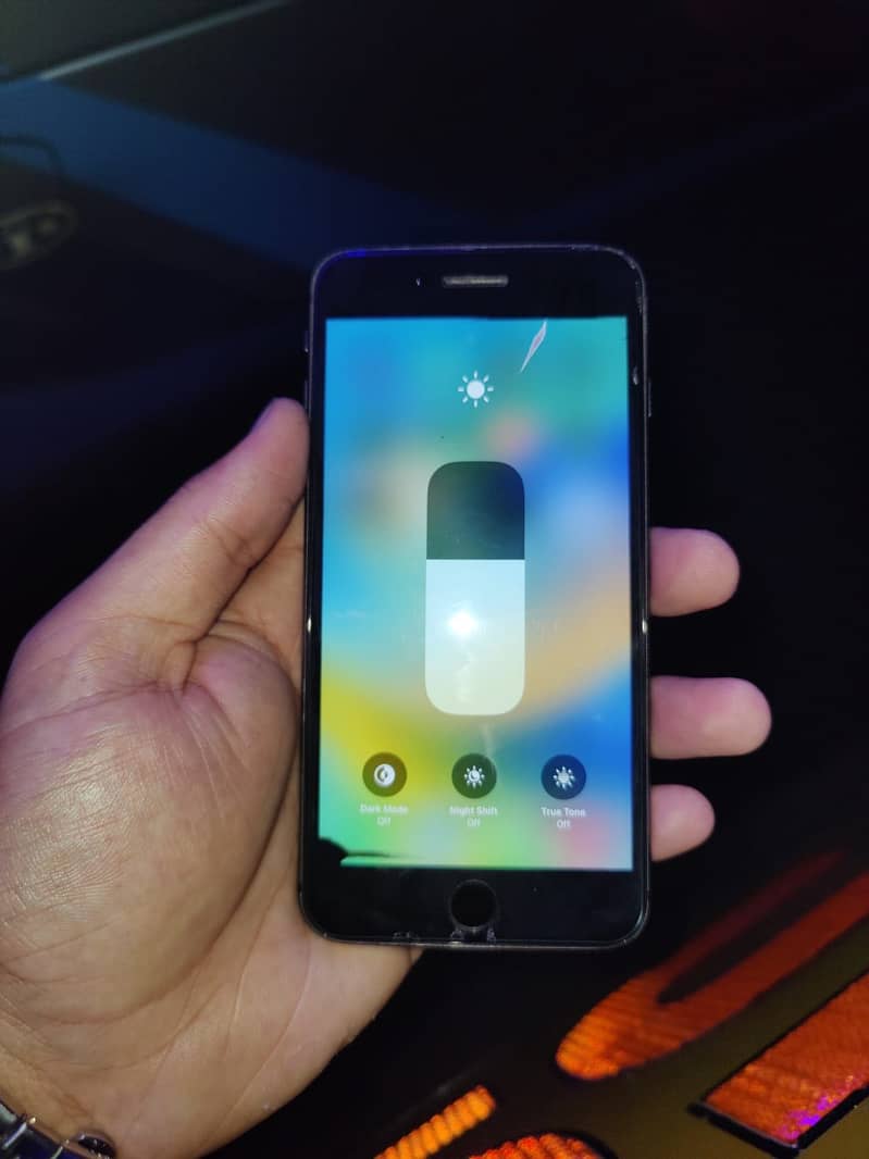 Apple iPhone 8 Plus 0