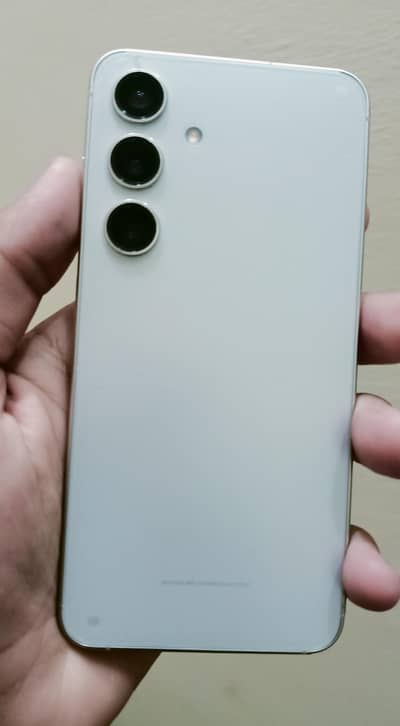 Samsung S24 5g 8 256 Sim time 2 month