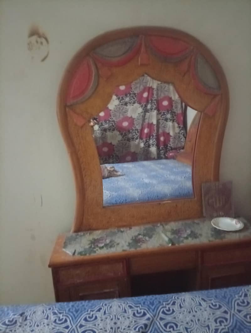 bed set. 5