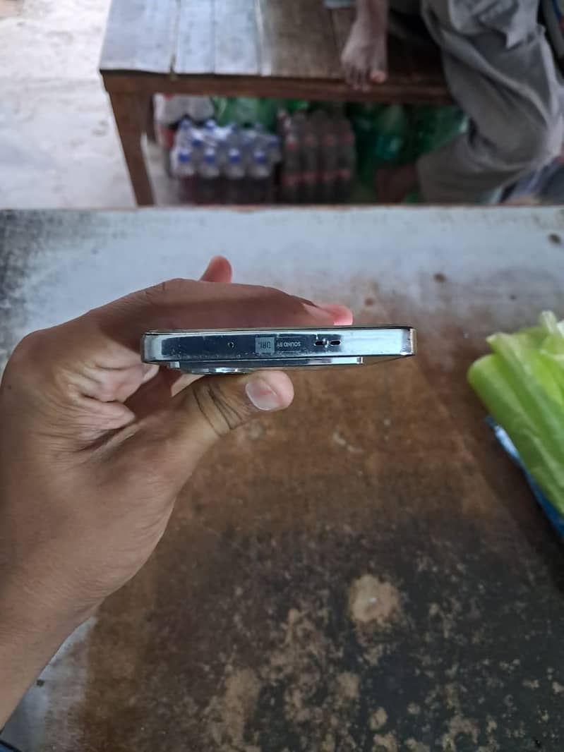 Infinix Note 40 5
