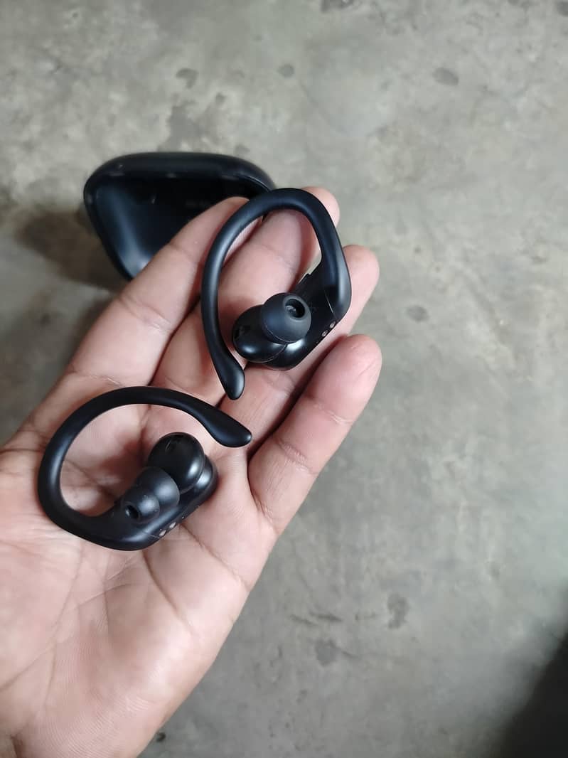 یہ یوز ہوئے ہوئے ہیں لیکن زیادہ نہیں جس بھائی کو چاہیے وہ رابطہ کرے 5