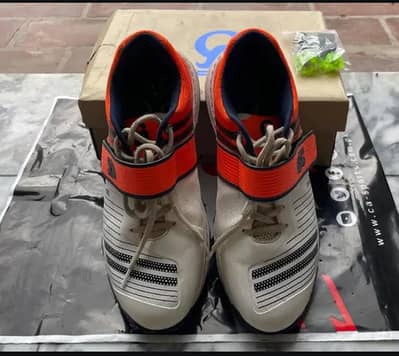 CRICKET SPIKE'S