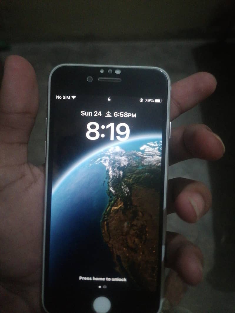 Apple iPhone 8 1