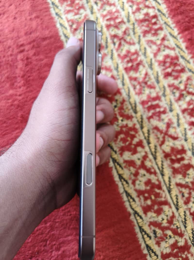 iPhone 16 pro max 2