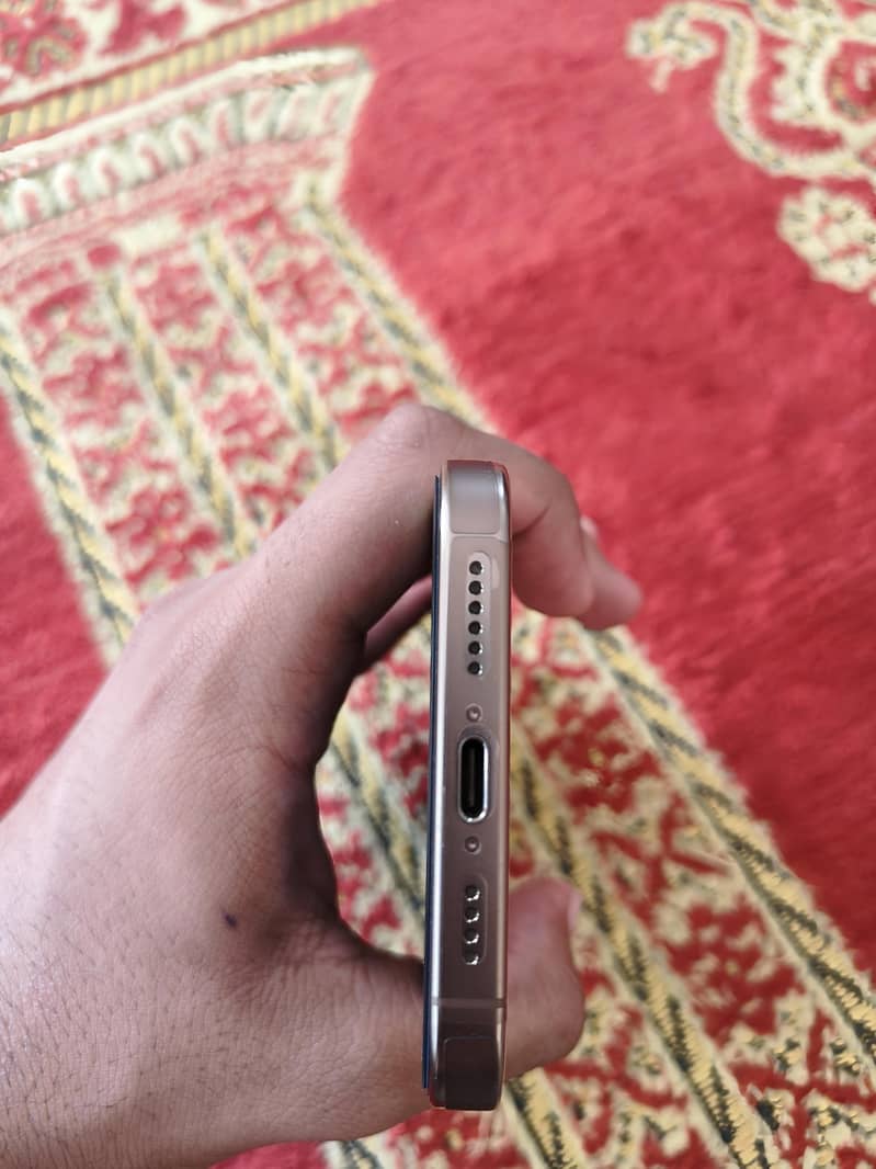 iPhone 16 pro max 5
