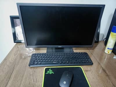 Acesr LCD / wireless keyboard /  wireless mouse and connections Tara