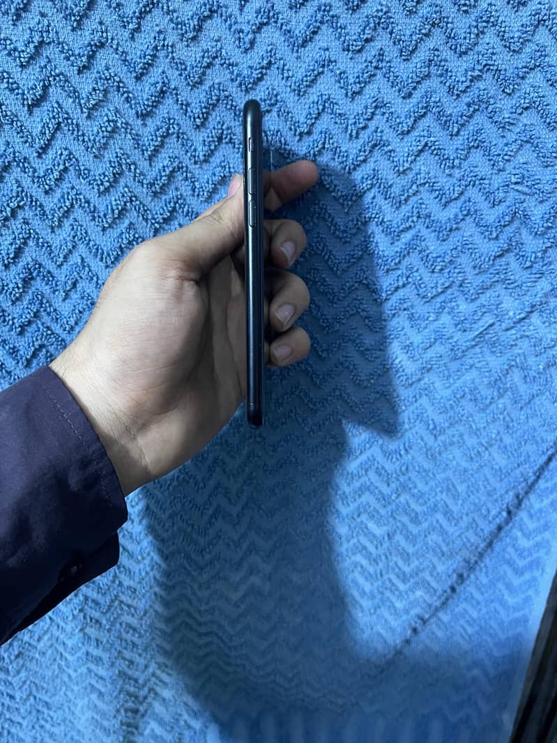 iPhone SE 8