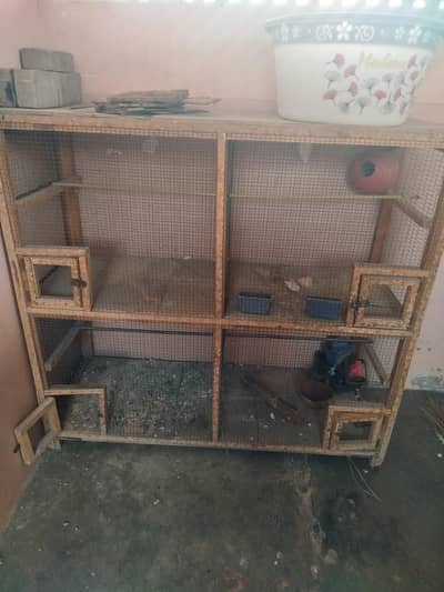 Cage for sell wood cage 5000 only jisay rabta karna hay whattsap par a