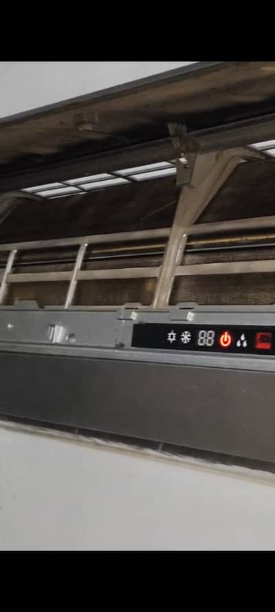  For Sale – 2 Ton Gree Inverter AC 
