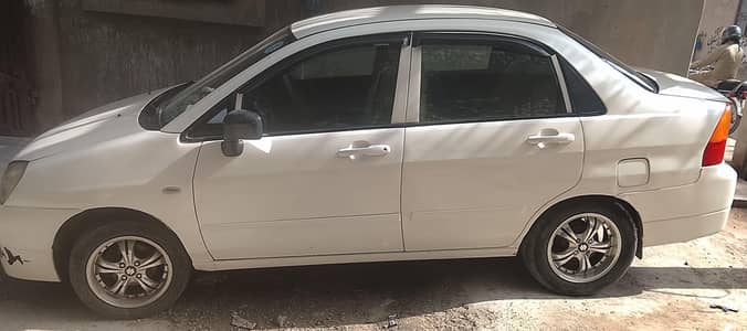 "Suzuki Liana"