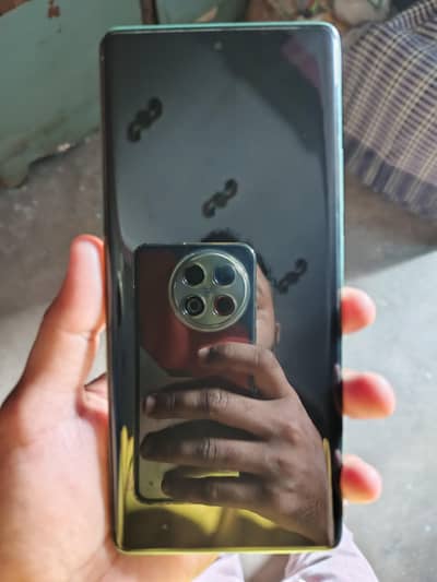 DISPLAY 10/10 NO SCRATCH